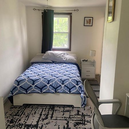 Cozy Room With Private Bathroom New York City Exterior photo