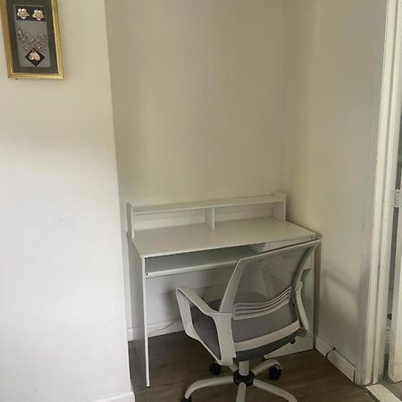 Cozy Room With Private Bathroom New York City Exterior photo